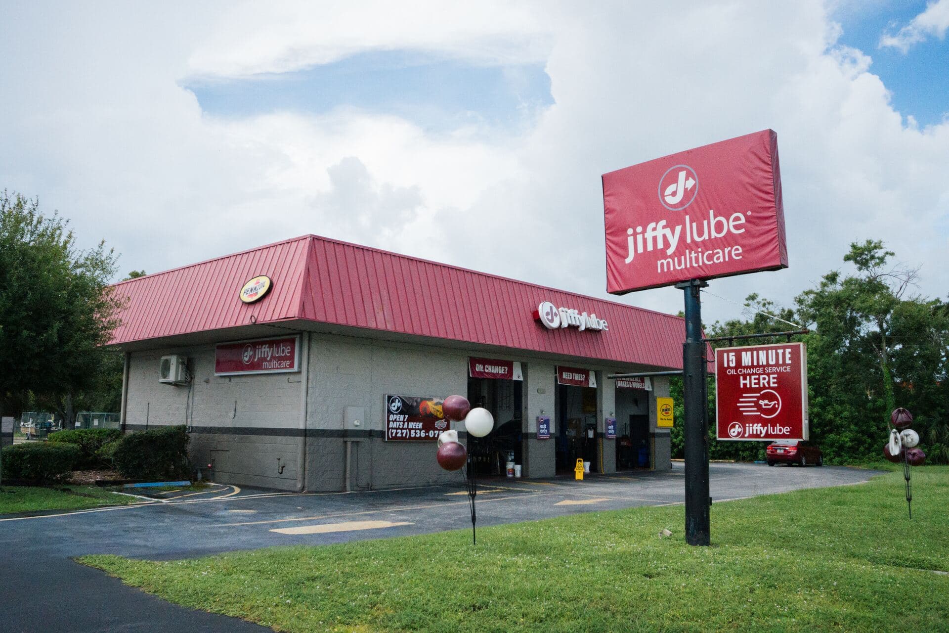 Jiffy Lube service center on East Bay Drive in Clearwater, Florida